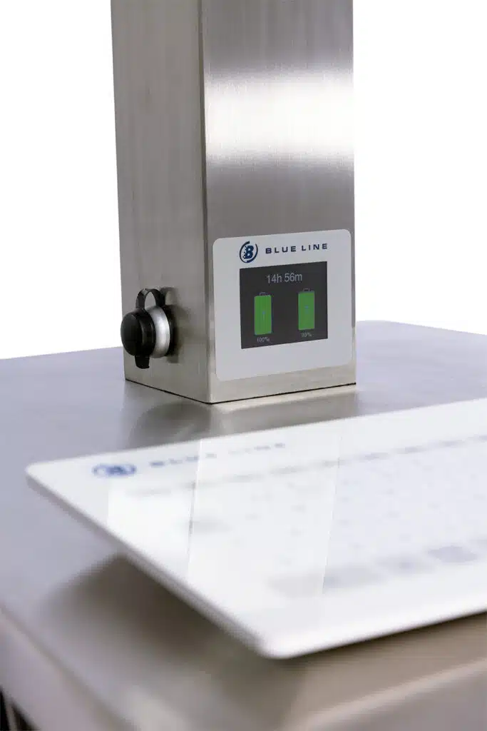 Close-up of Blue Line Mobile Operator Station T3000 with metal shelf and cleanroom keyboard