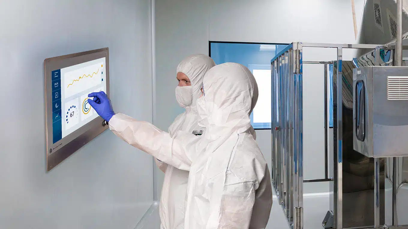 21.5” HMI Monitor being operated by cleanroom operators